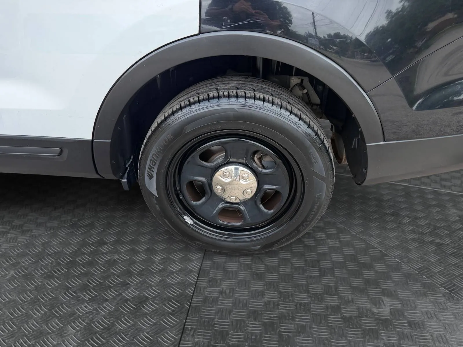 Ford Explorer photo 14