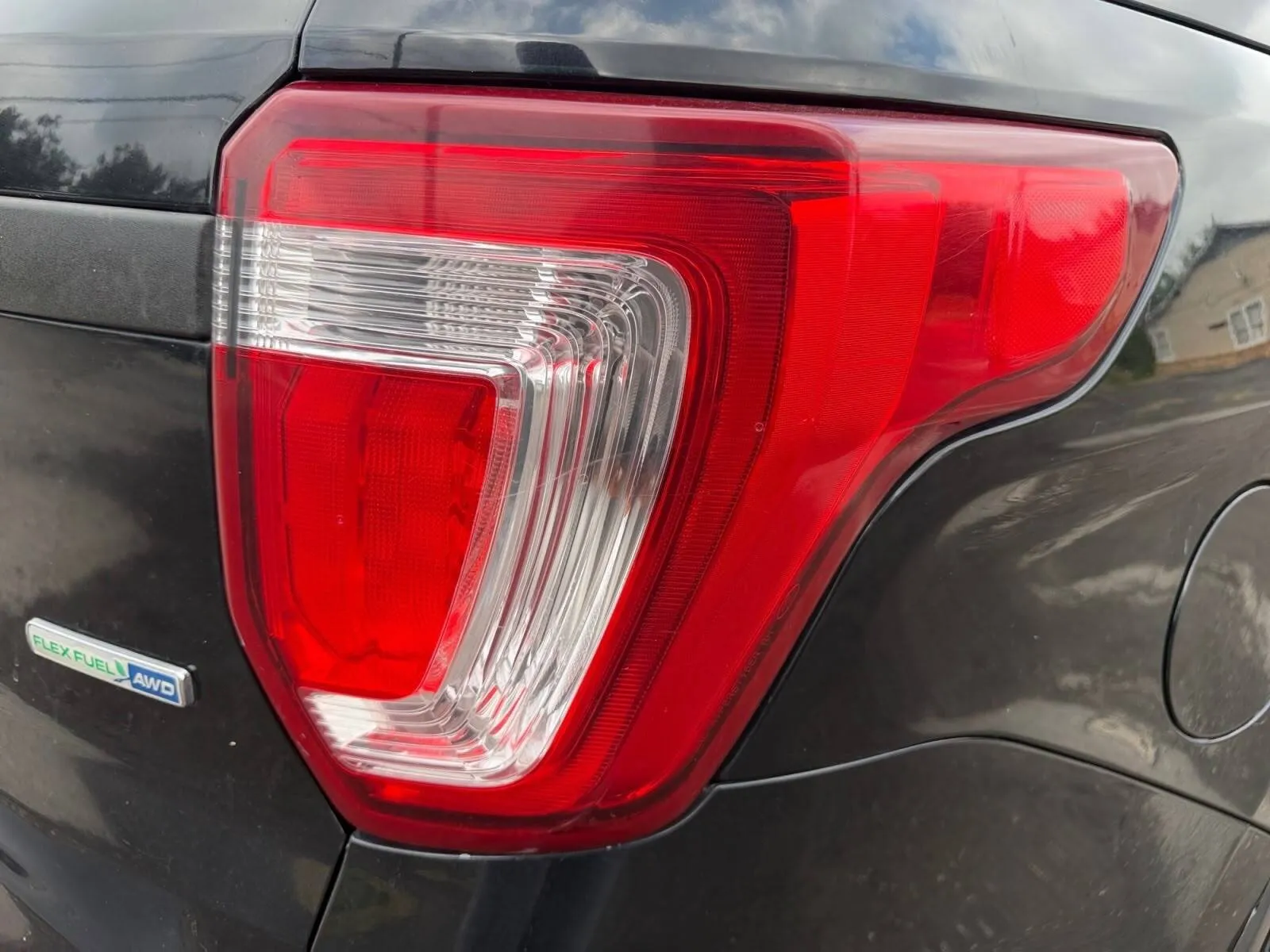 Ford Explorer photo 12