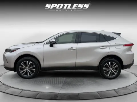 More photos of 2021 Toyota Venza LE at Spotless Auto San Pedro, TX