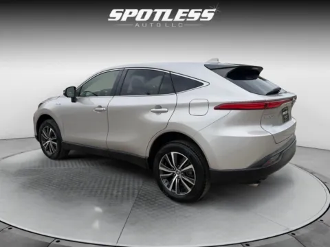 More photos of 2021 Toyota Venza LE at Spotless Auto San Pedro, TX