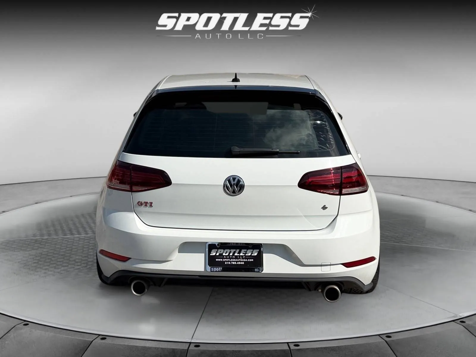 Volkswagen Golf GTI photo 6