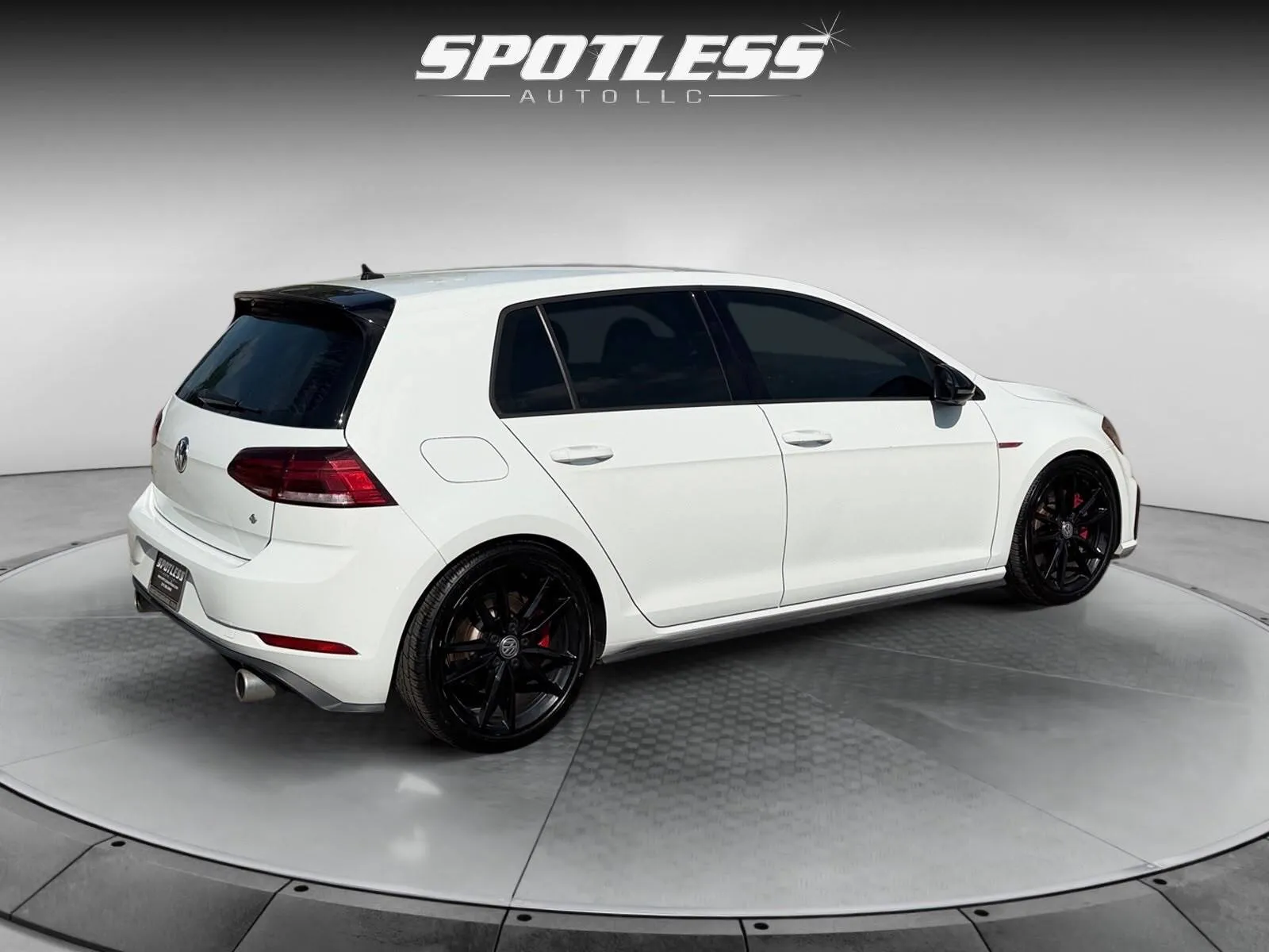 Volkswagen Golf GTI photo 7