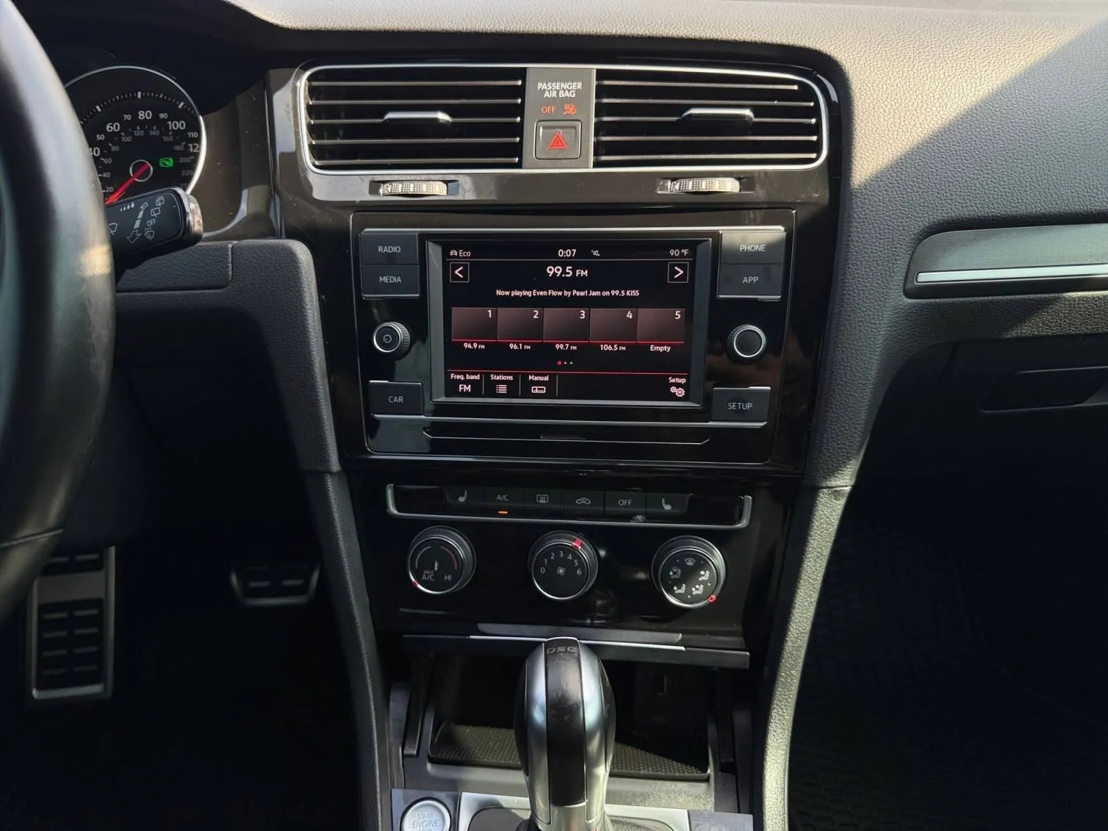 Volkswagen Golf GTI photo 27