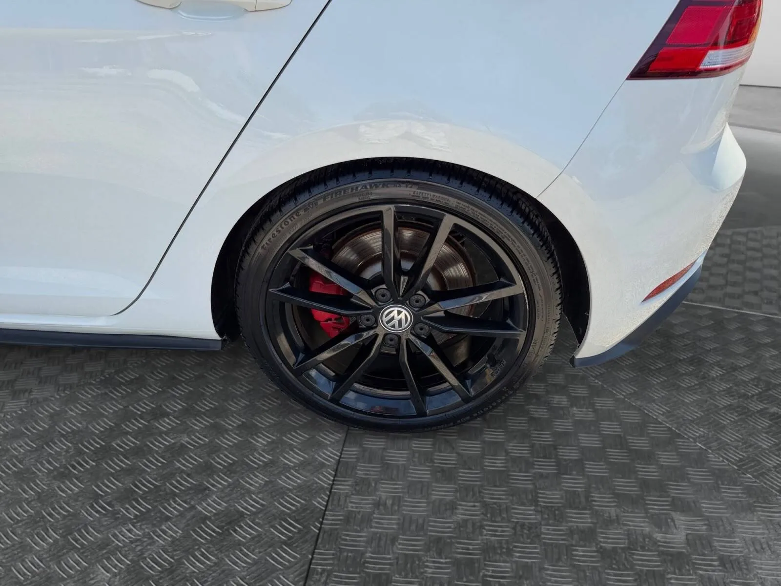 Volkswagen Golf GTI photo 14