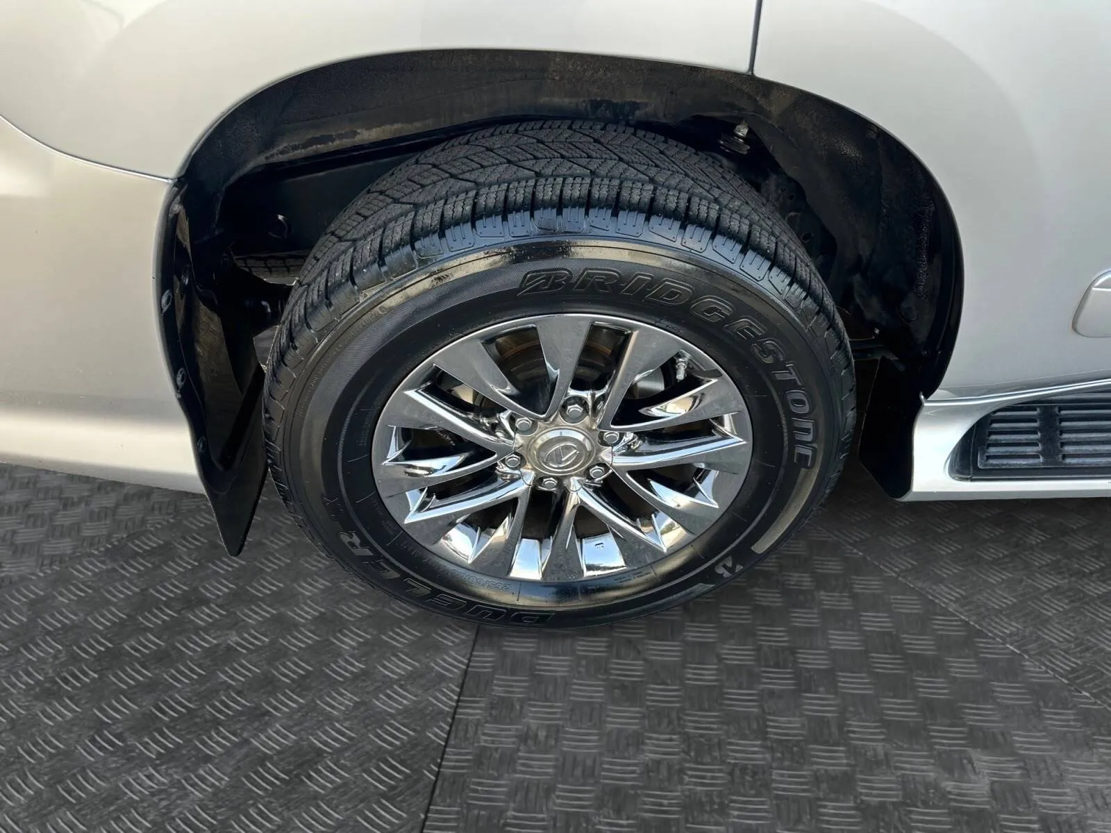 Lexus GX photo 14
