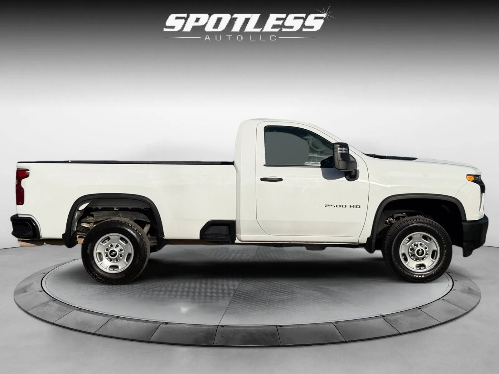 Chevrolet Silverado photo 8