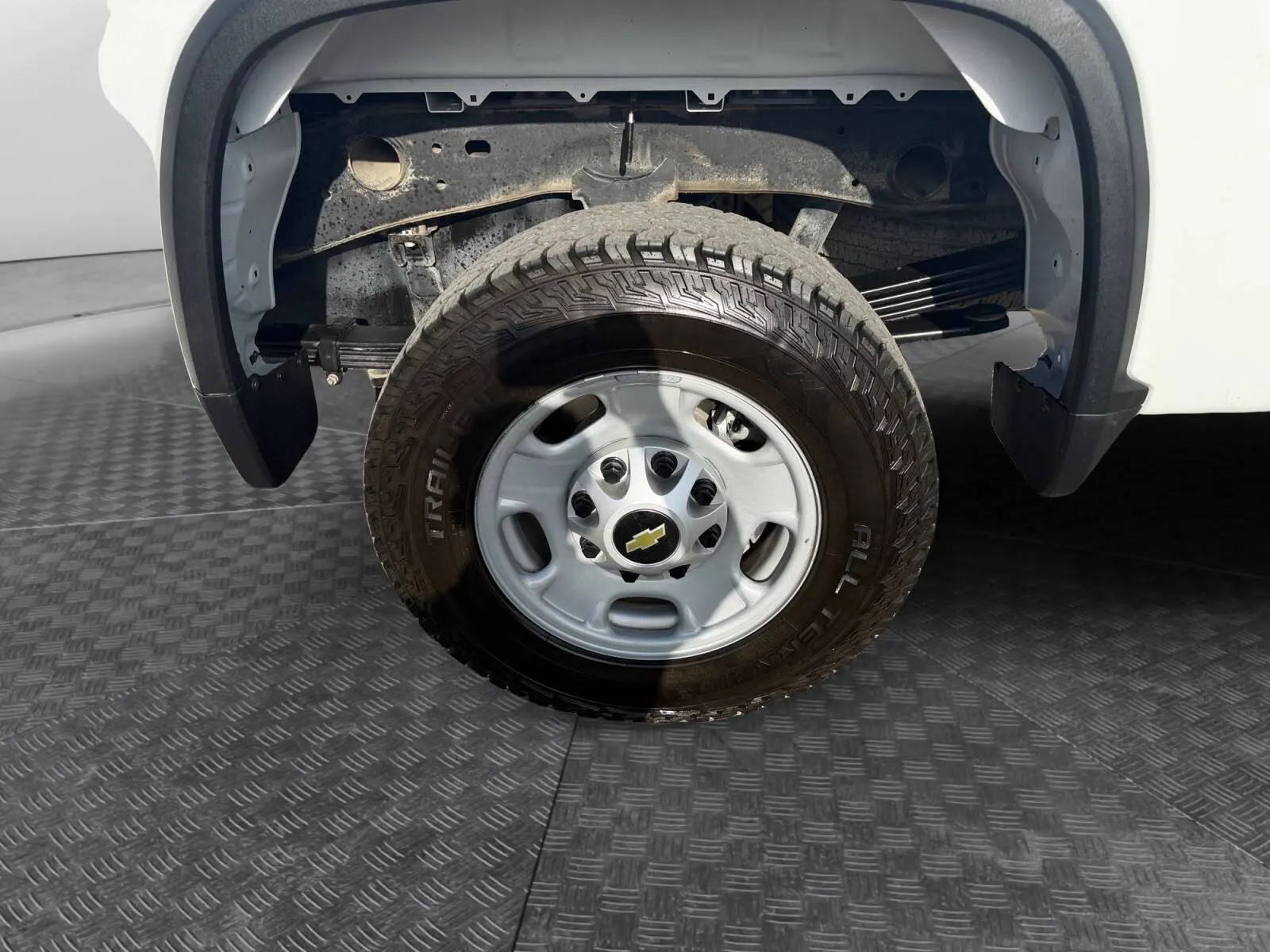 Chevrolet Silverado photo 14