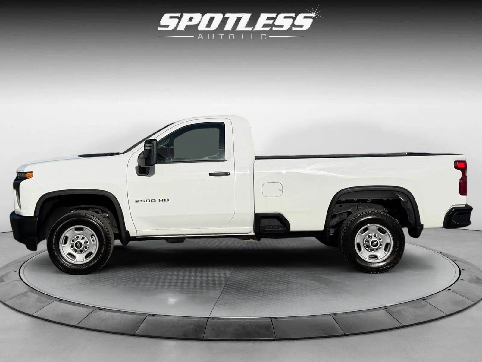 Chevrolet Silverado photo 4
