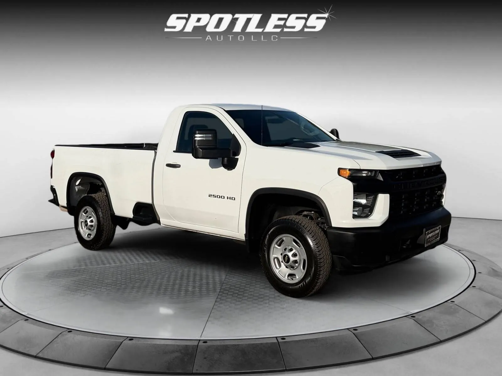 Chevrolet Silverado photo 9
