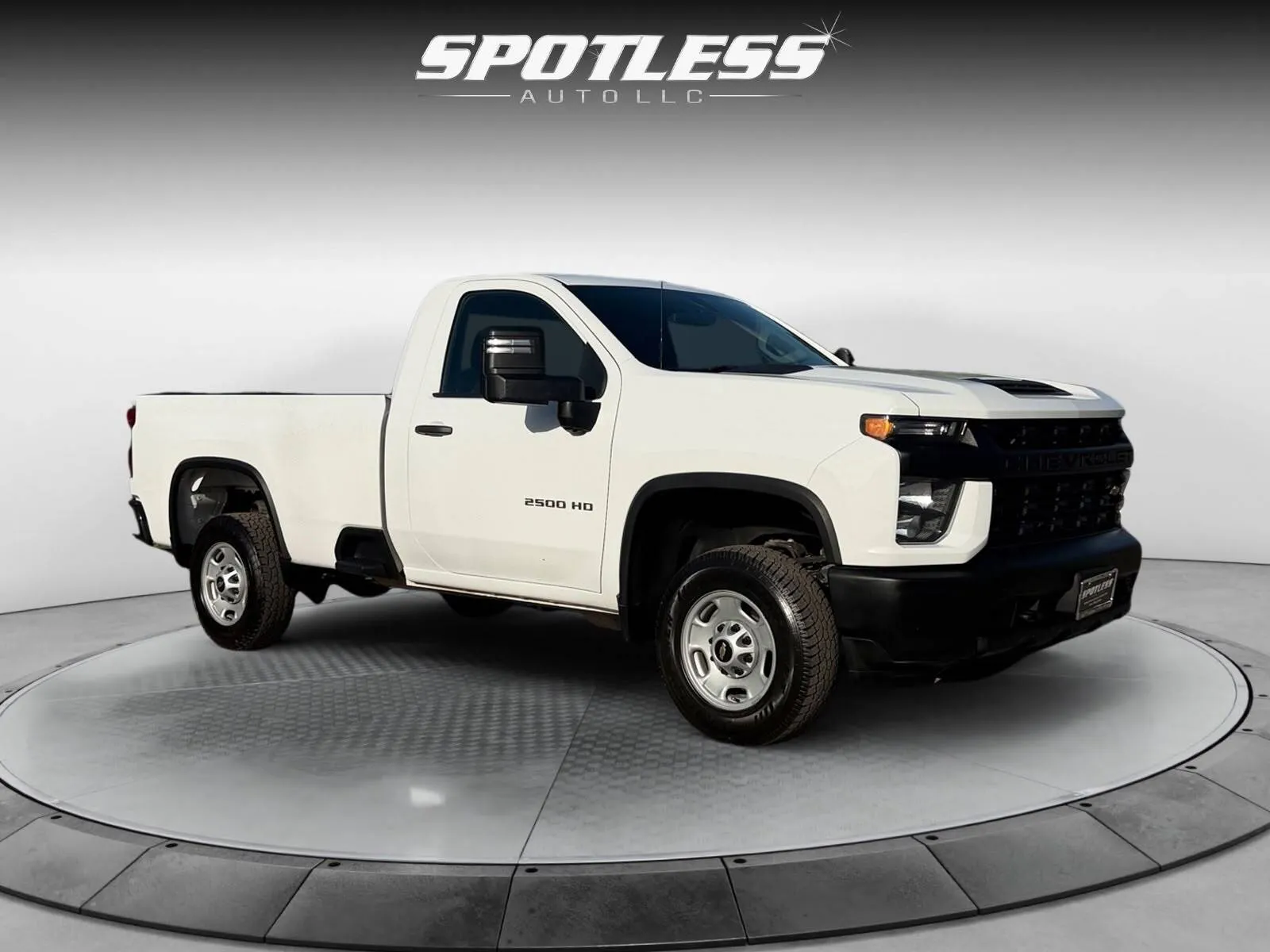 Chevrolet Silverado photo 11