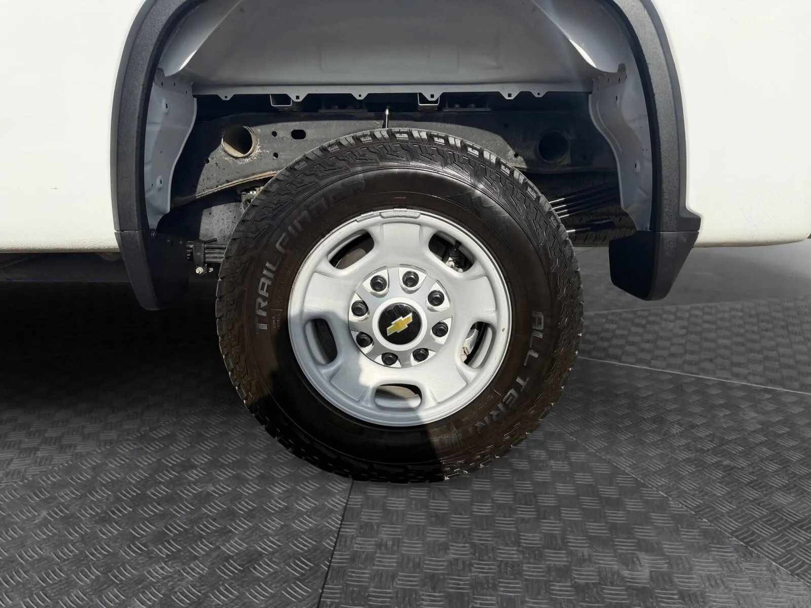 Chevrolet Silverado photo 15