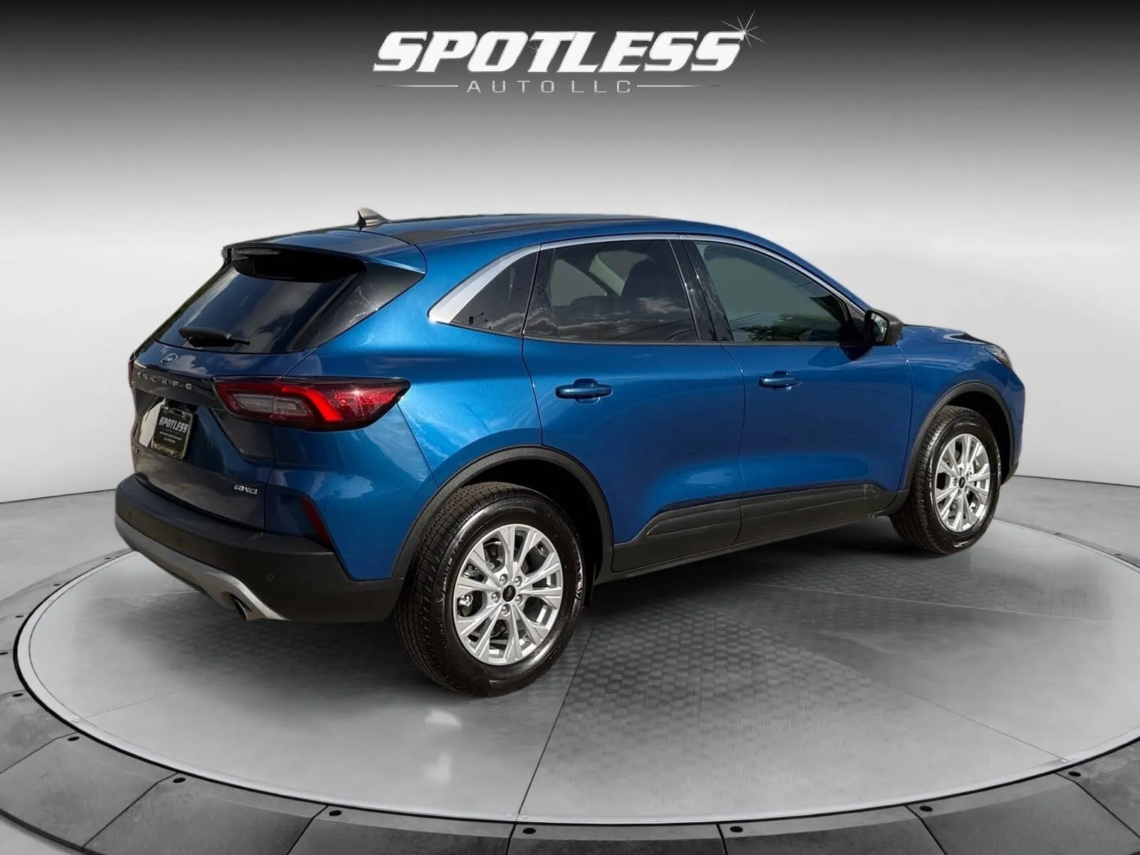 Ford Escape photo 7