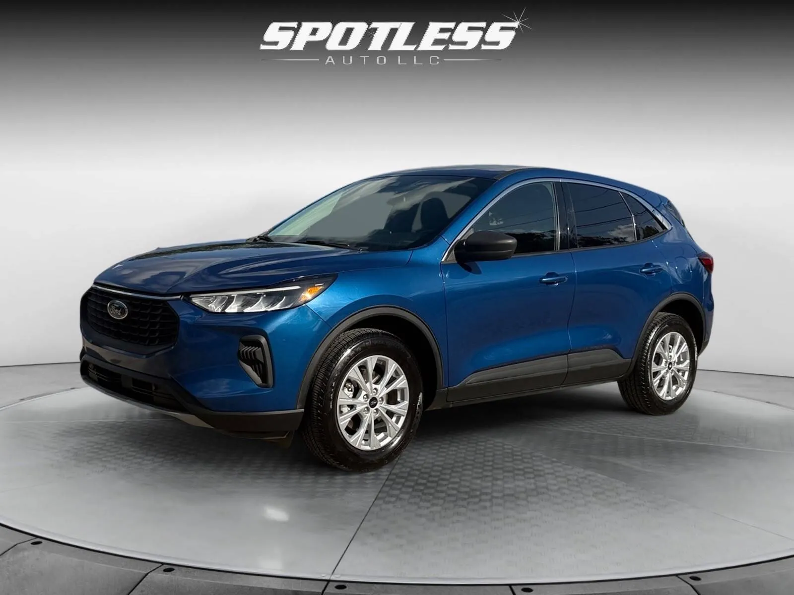 Ford Escape photo 3