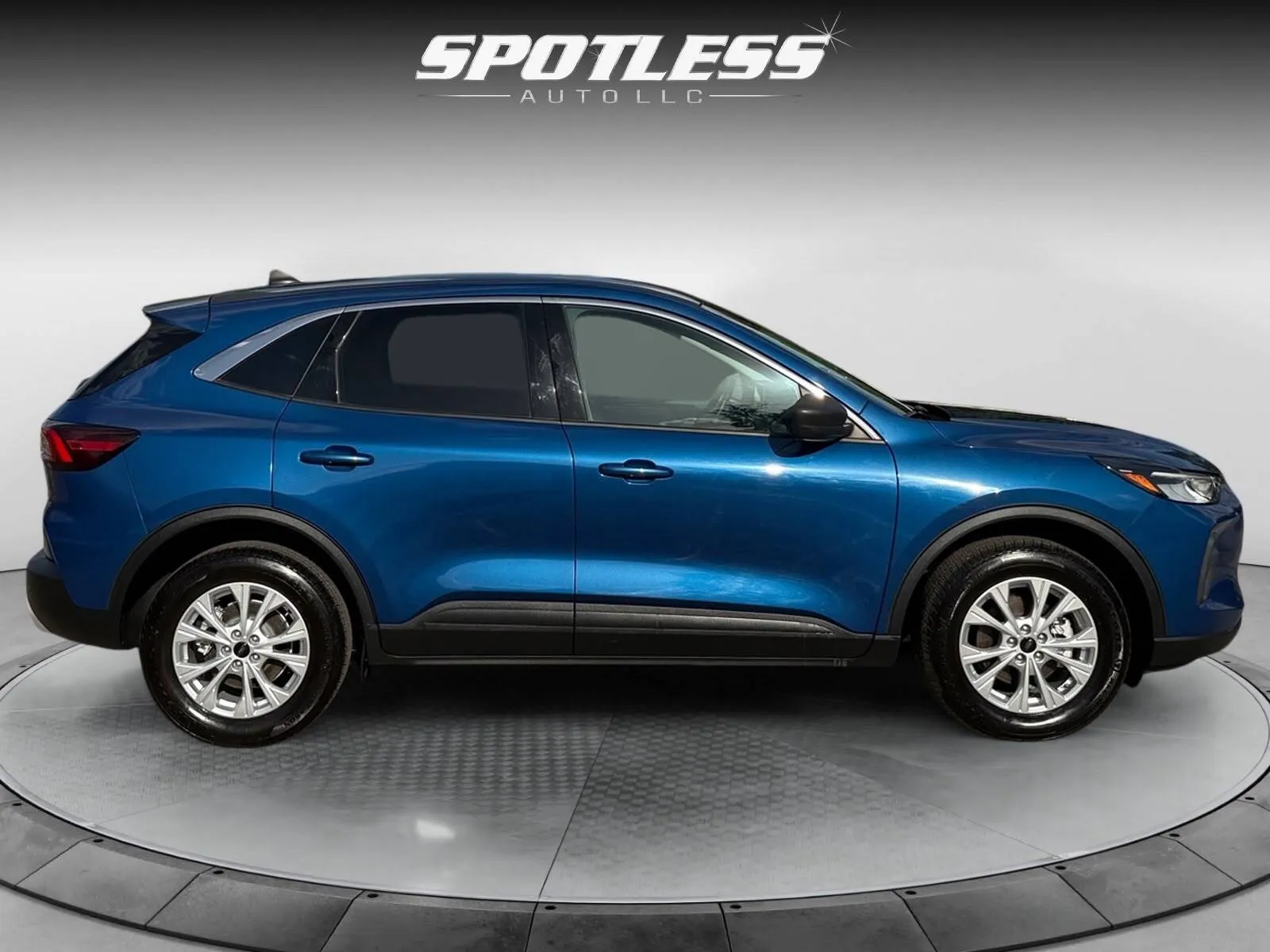 Ford Escape photo 8
