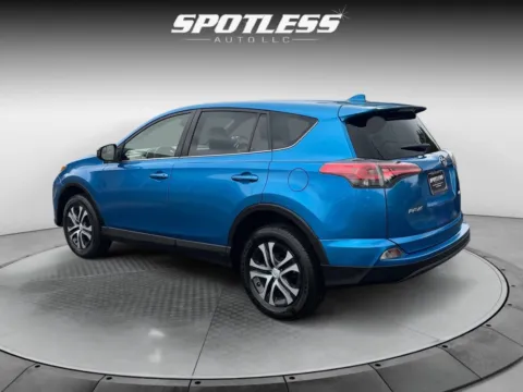 More photos of 2018 Toyota RAV4 LE at Spotless Auto San Pedro, TX