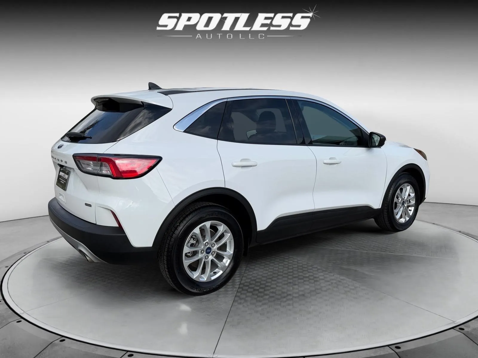 Ford Escape photo 9