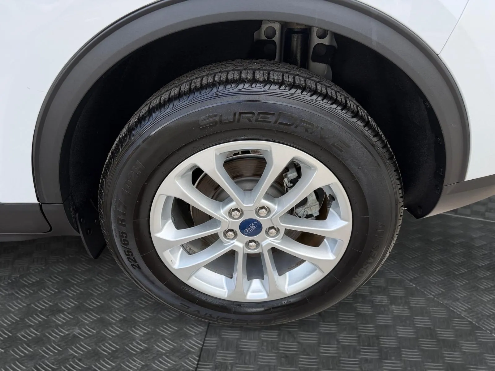 Ford Escape photo 14