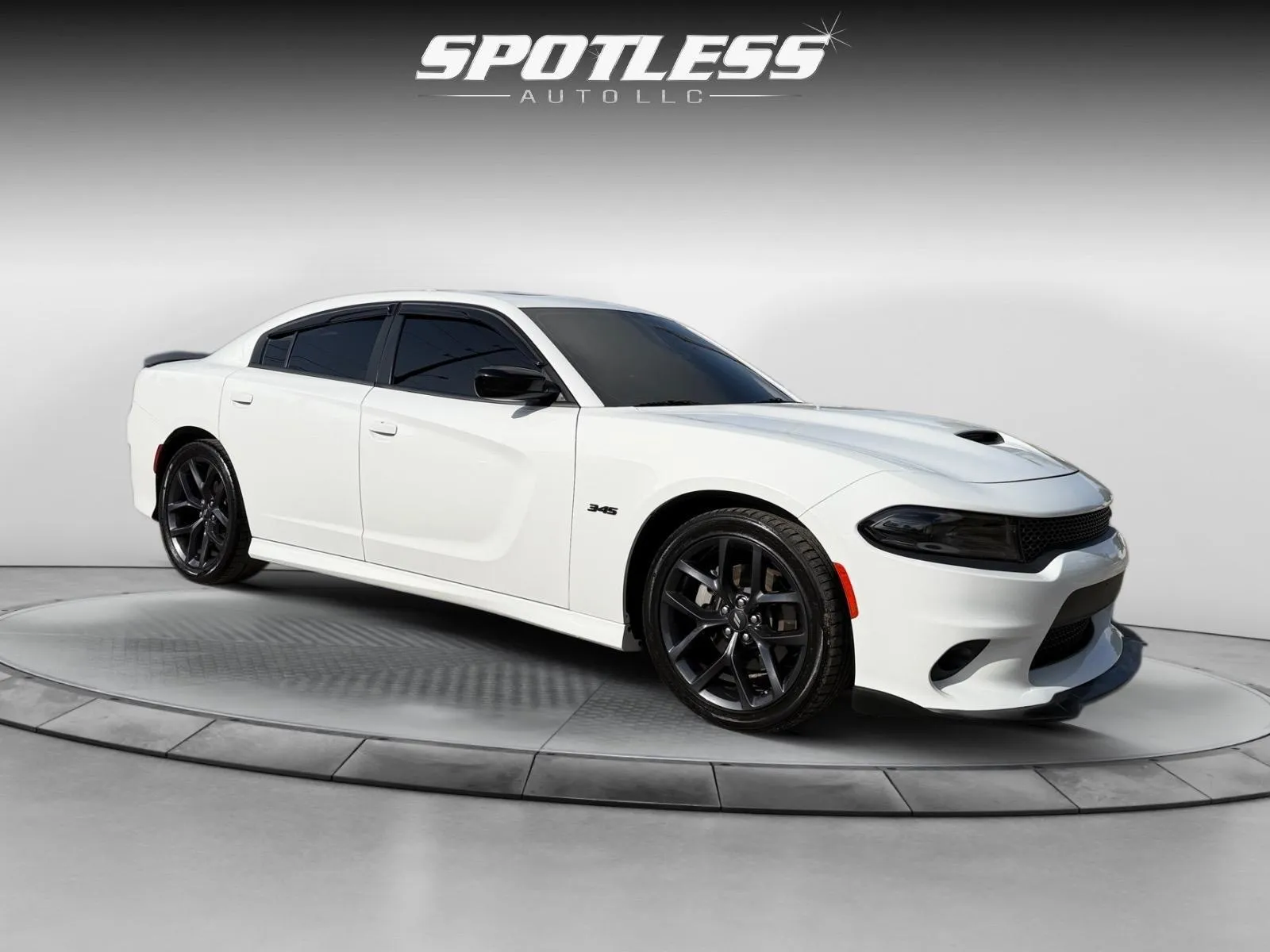 Dodge Charger photo 7