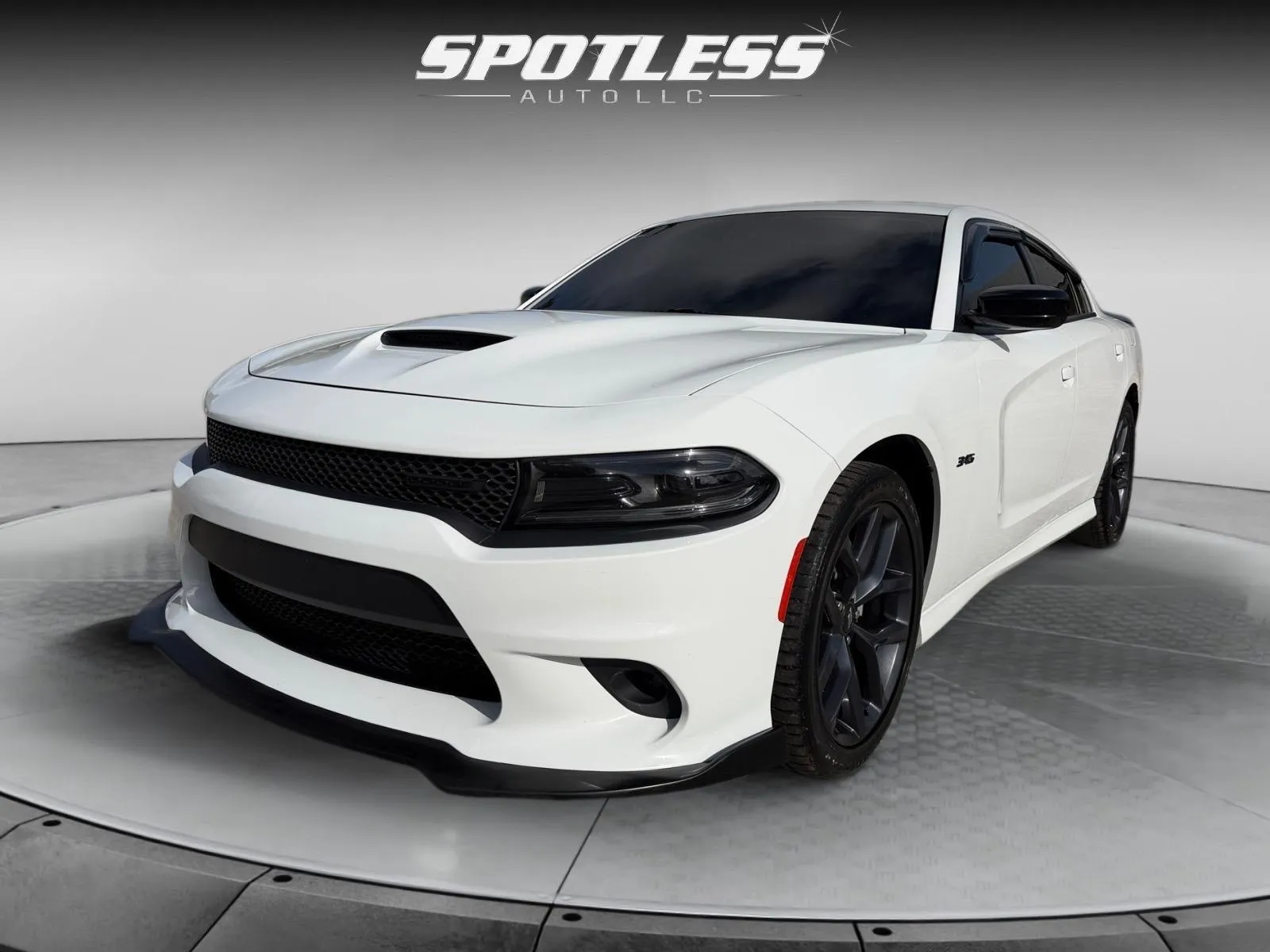 Dodge Charger photo 10