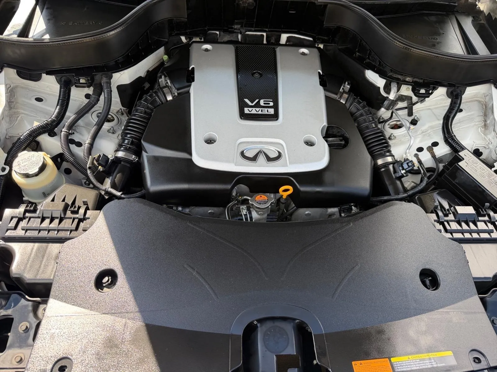 Infiniti QX70 photo 16