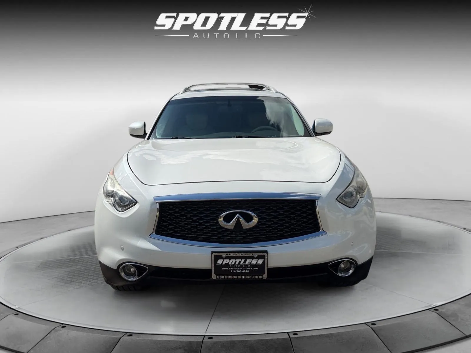 Infiniti QX70 photo 10