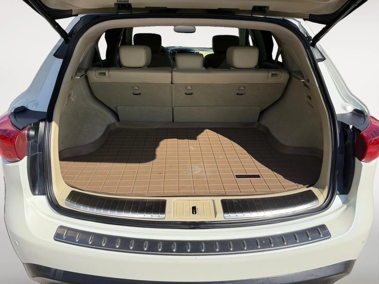 Infiniti QX70 photo 28