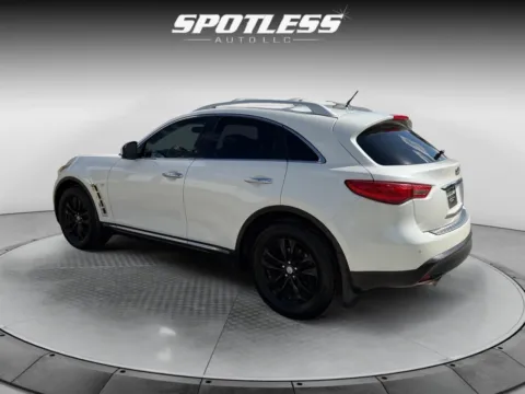 More photos of 2017 INFINITI QX70 at Spotless Auto San Pedro, TX