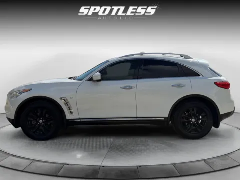 More photos of 2017 INFINITI QX70 at Spotless Auto San Pedro, TX