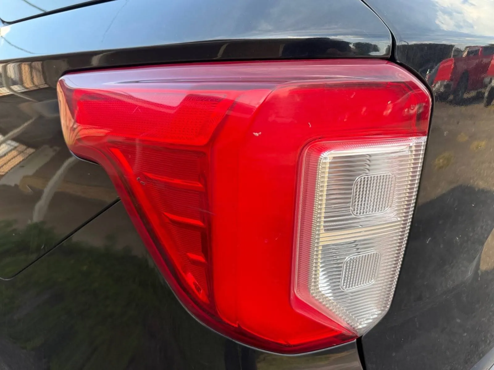 Ford Explorer photo 13