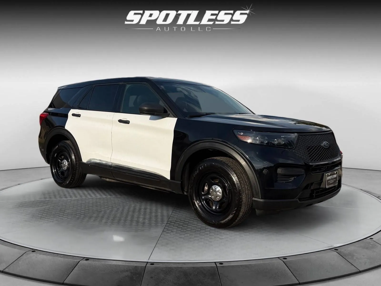 Ford Explorer photo 9