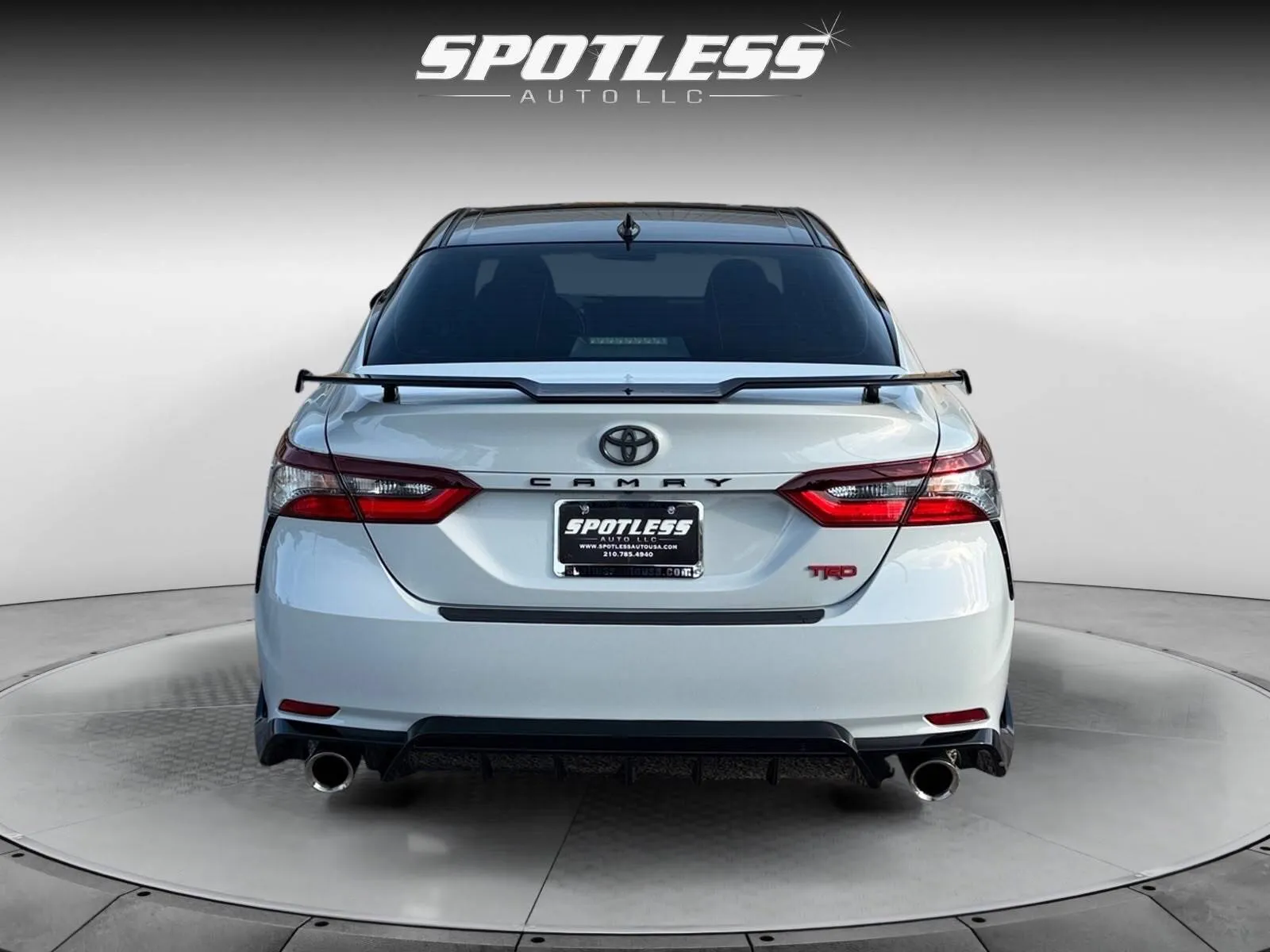 Toyota Camry photo 6