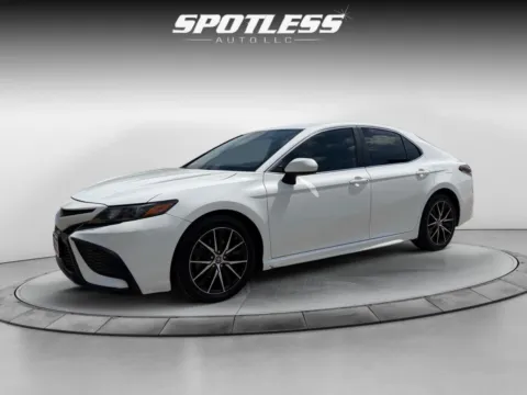White 2021 Toyota Camry SE for sale in San Antonio, TX
