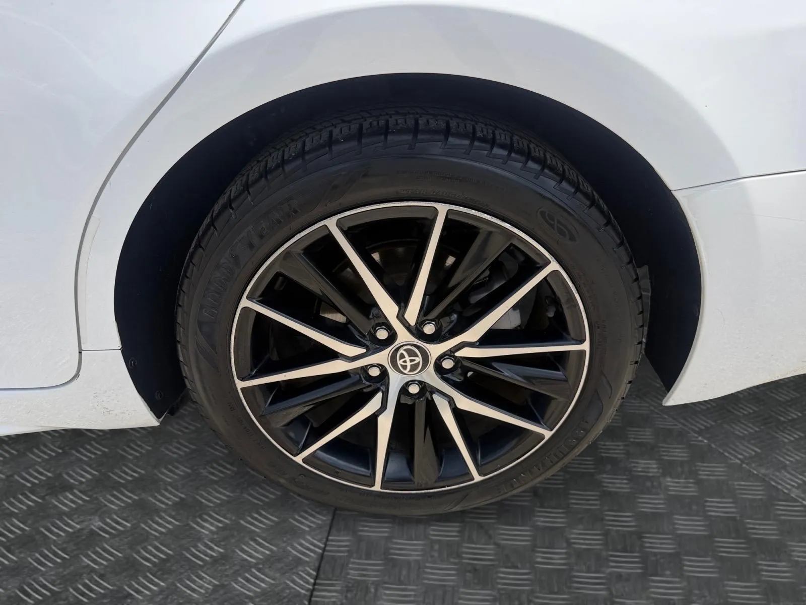Toyota Camry photo 14