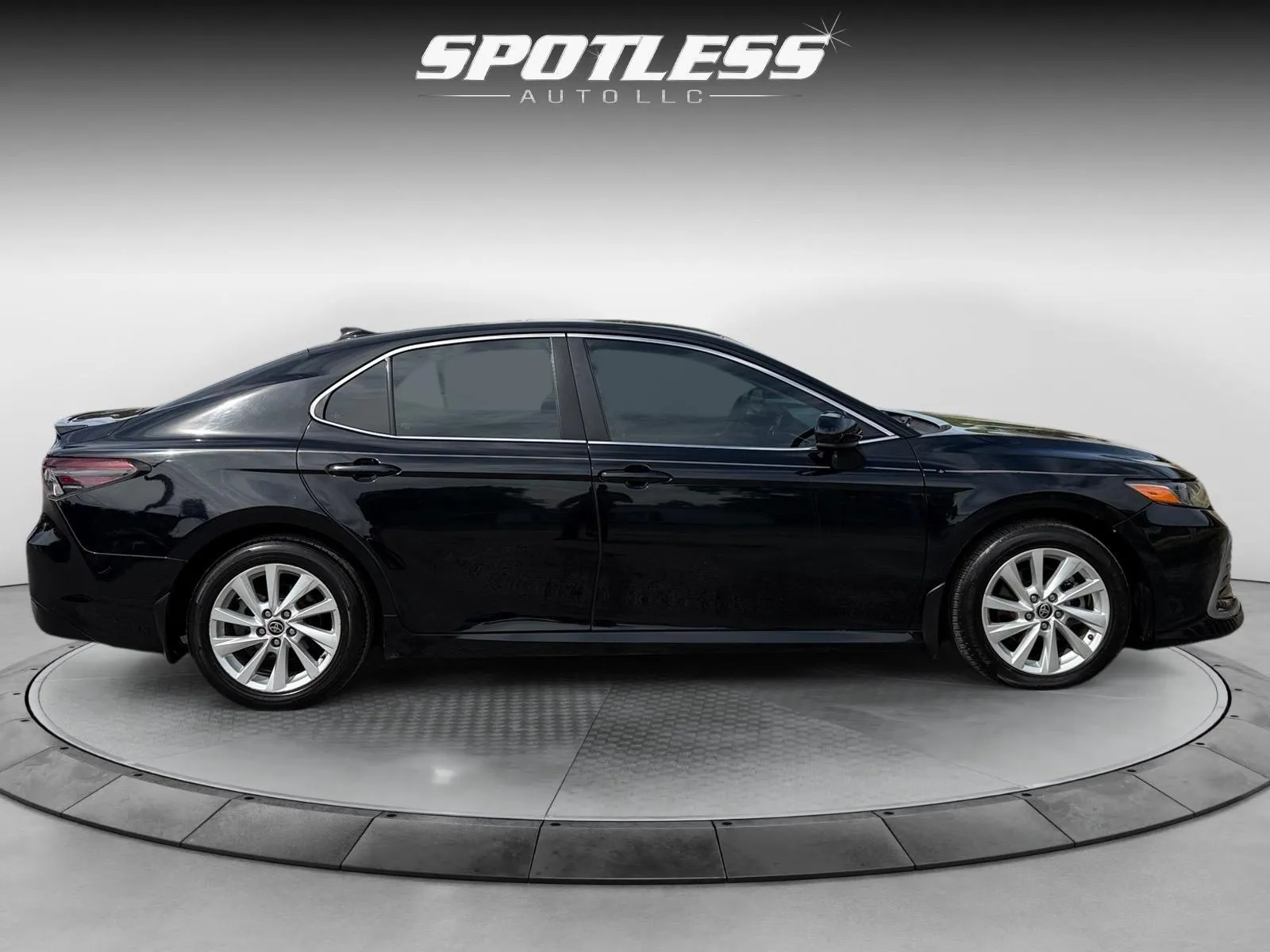 Toyota Camry photo 8