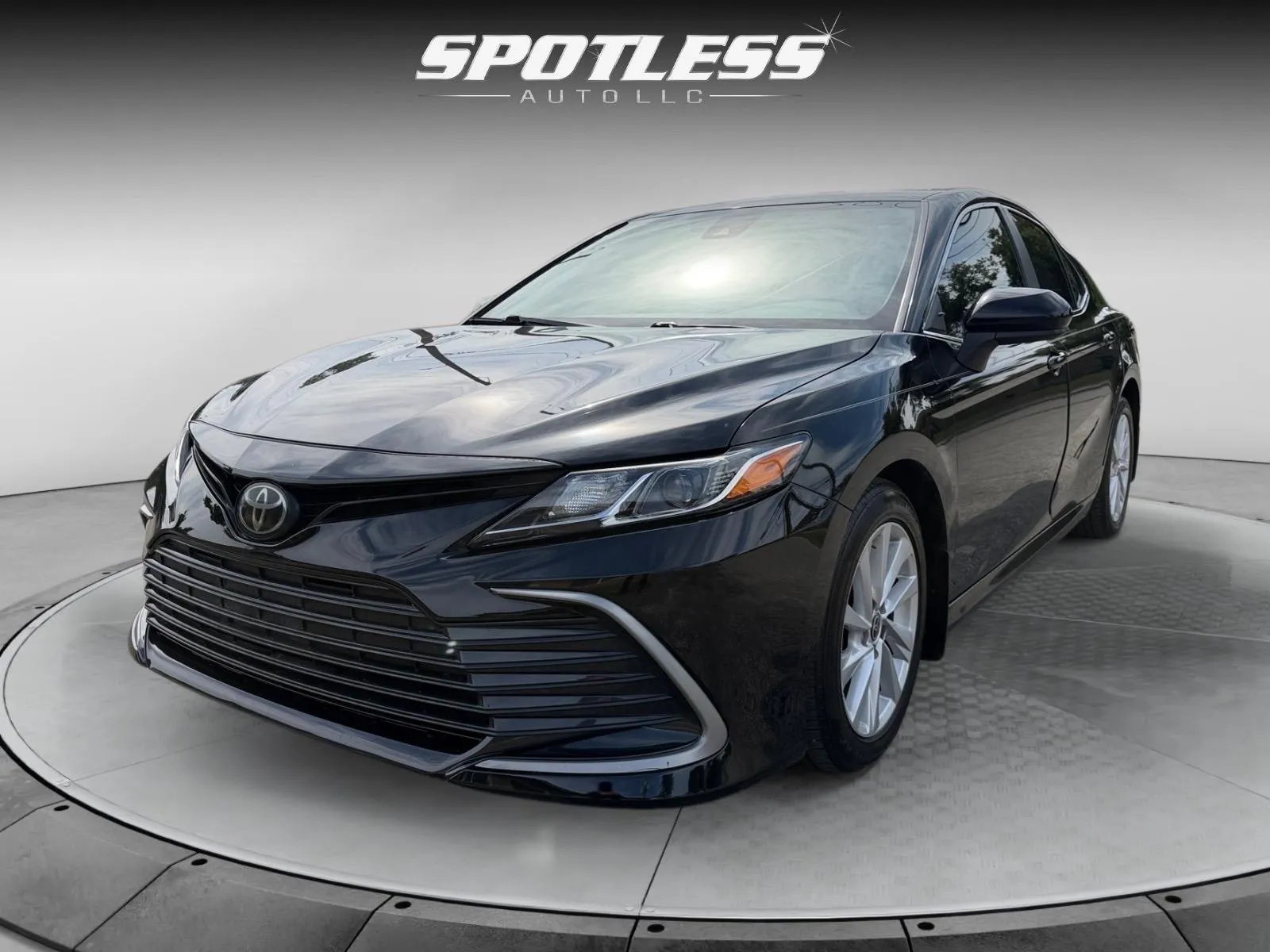 Toyota Camry photo 10
