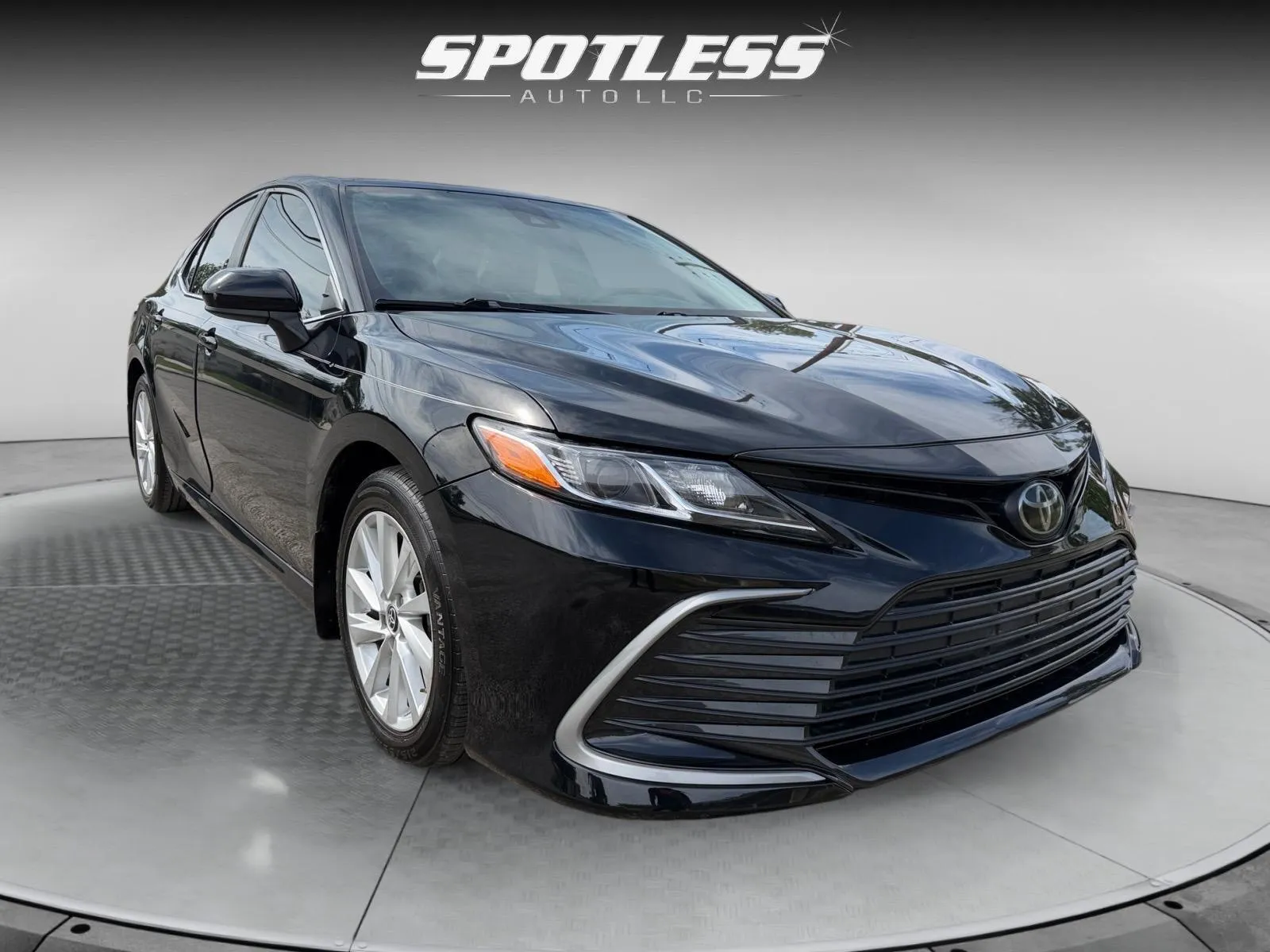 Toyota Camry photo 11