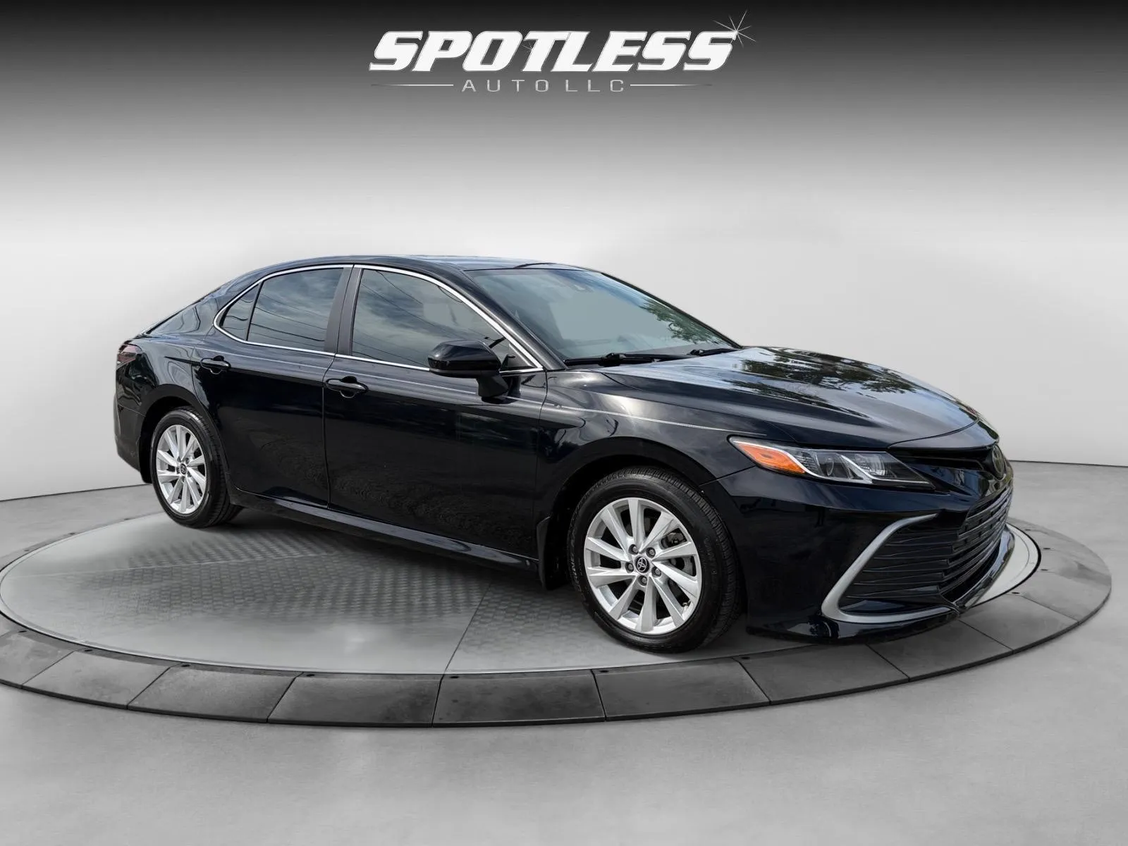 Toyota Camry photo 7