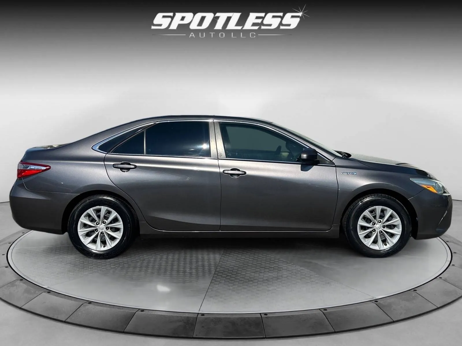 Toyota Camry photo 8