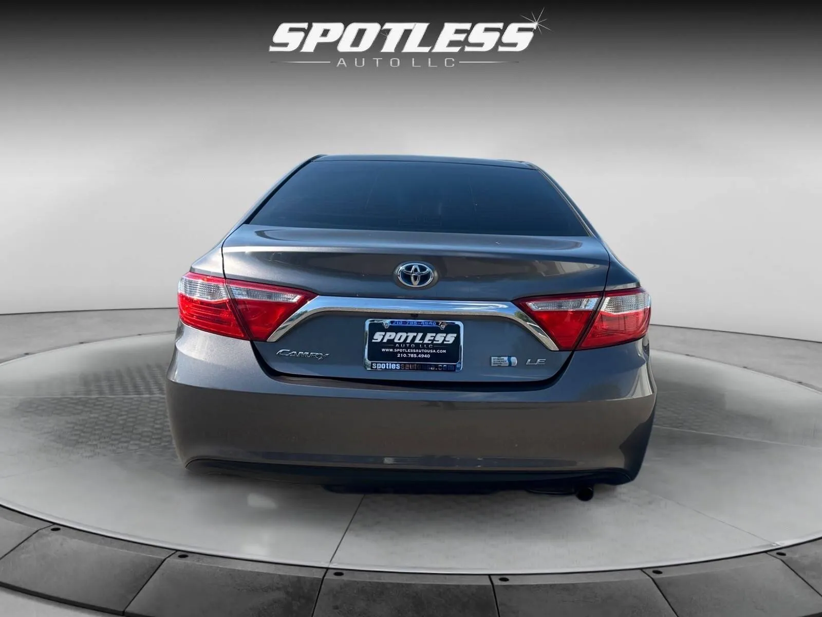Toyota Camry photo 6