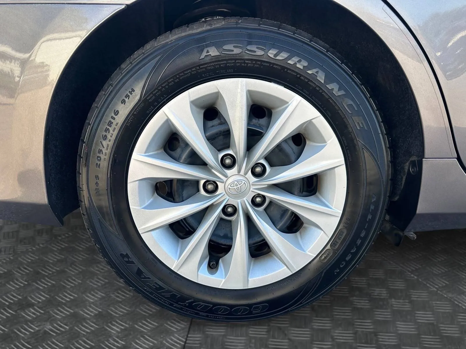 Toyota Camry photo 14