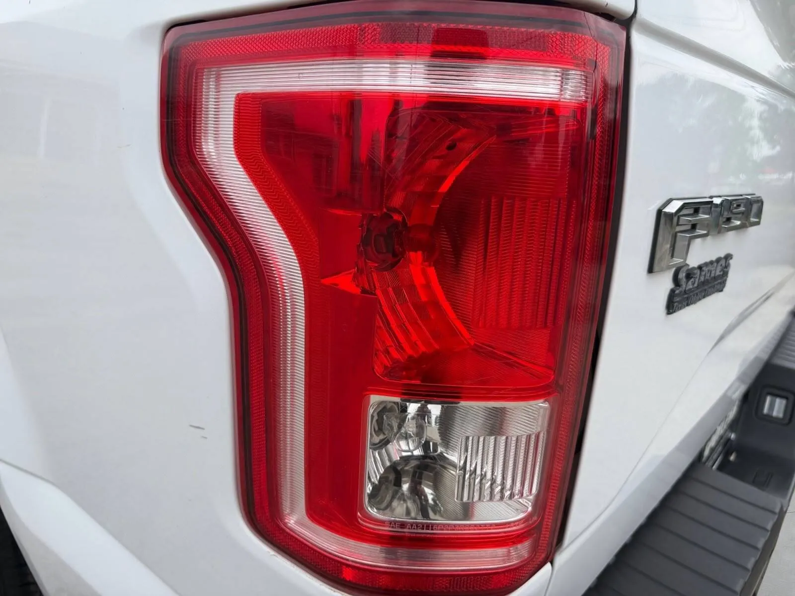 Ford F-150 photo 12