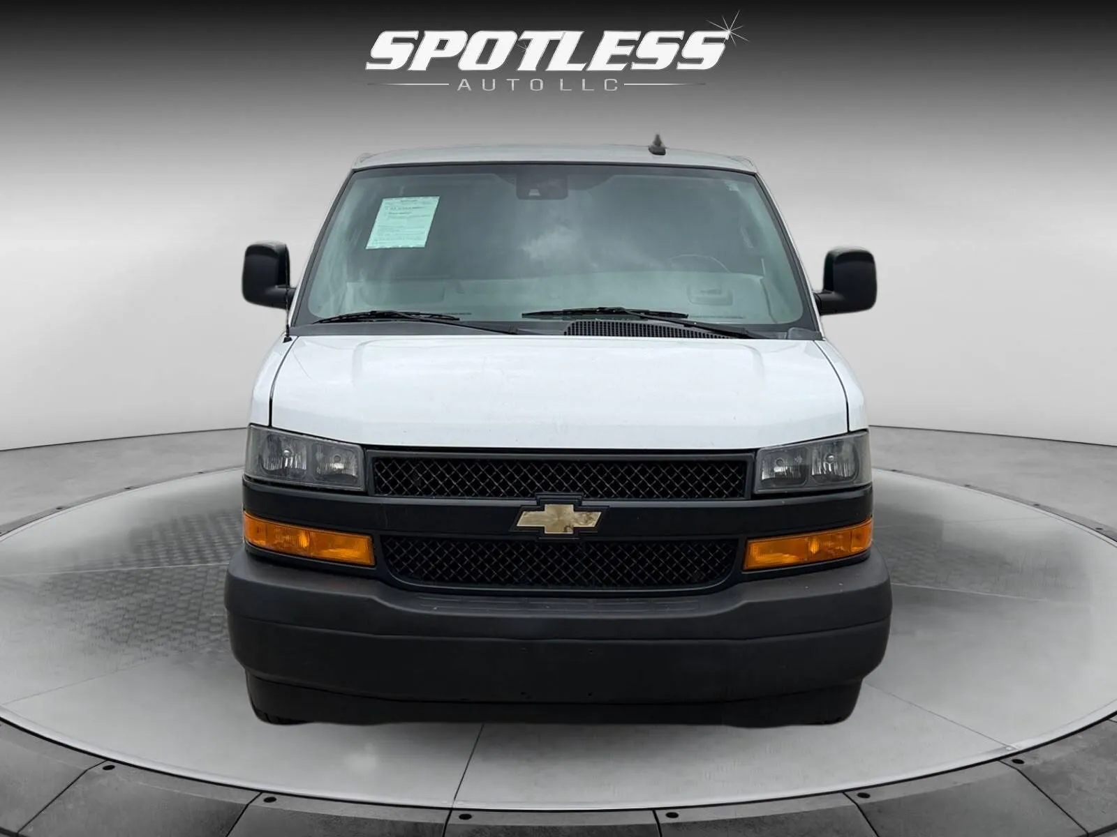 Chevrolet Express photo 10
