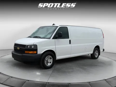 White 2019 Chevrolet Express 3500 for sale in San Antonio, TX