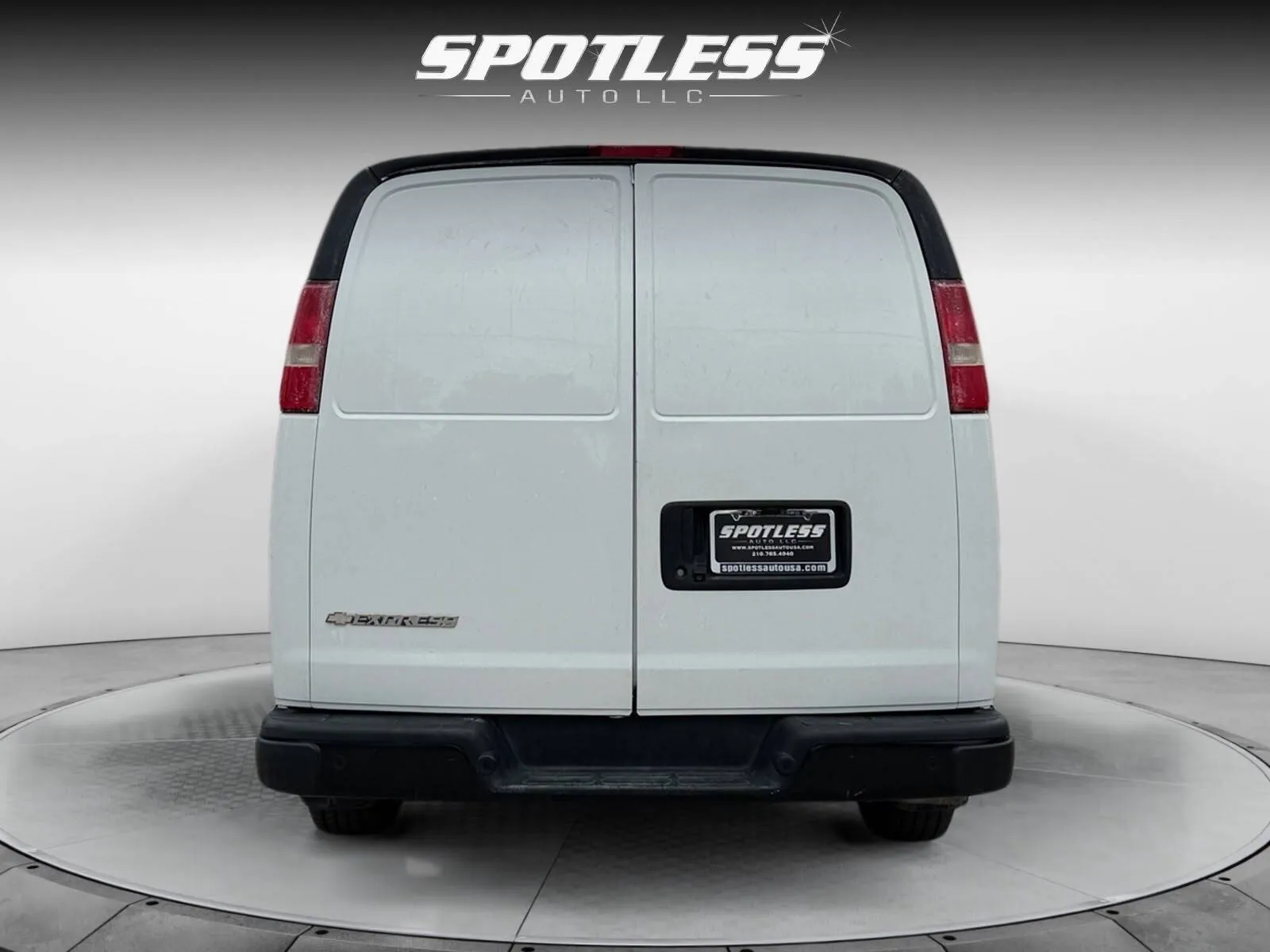 Chevrolet Express photo 6
