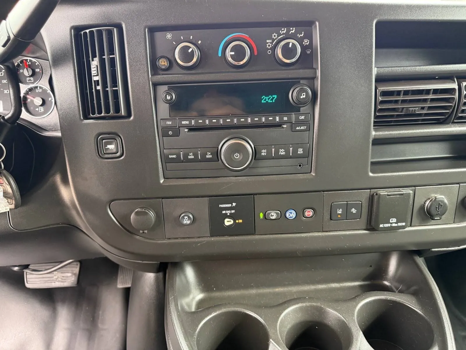 Chevrolet Express photo 24