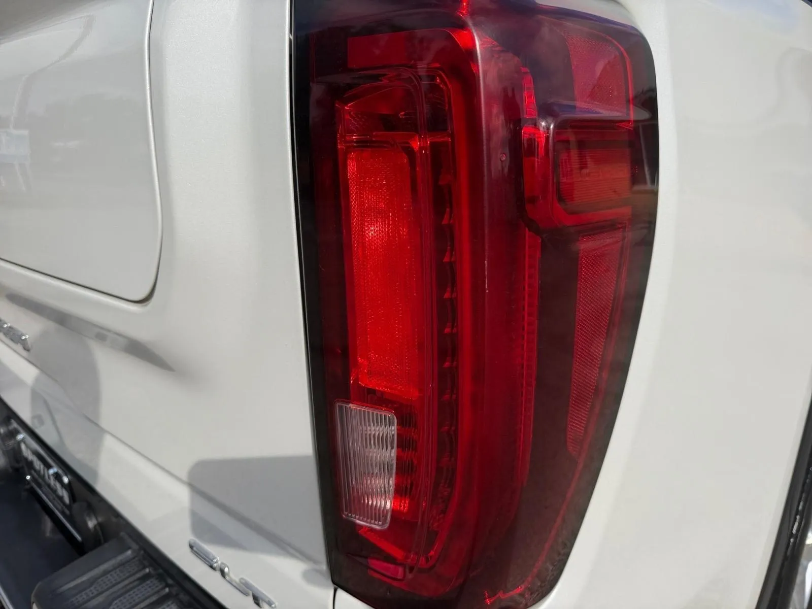 GMC Sierra photo 12