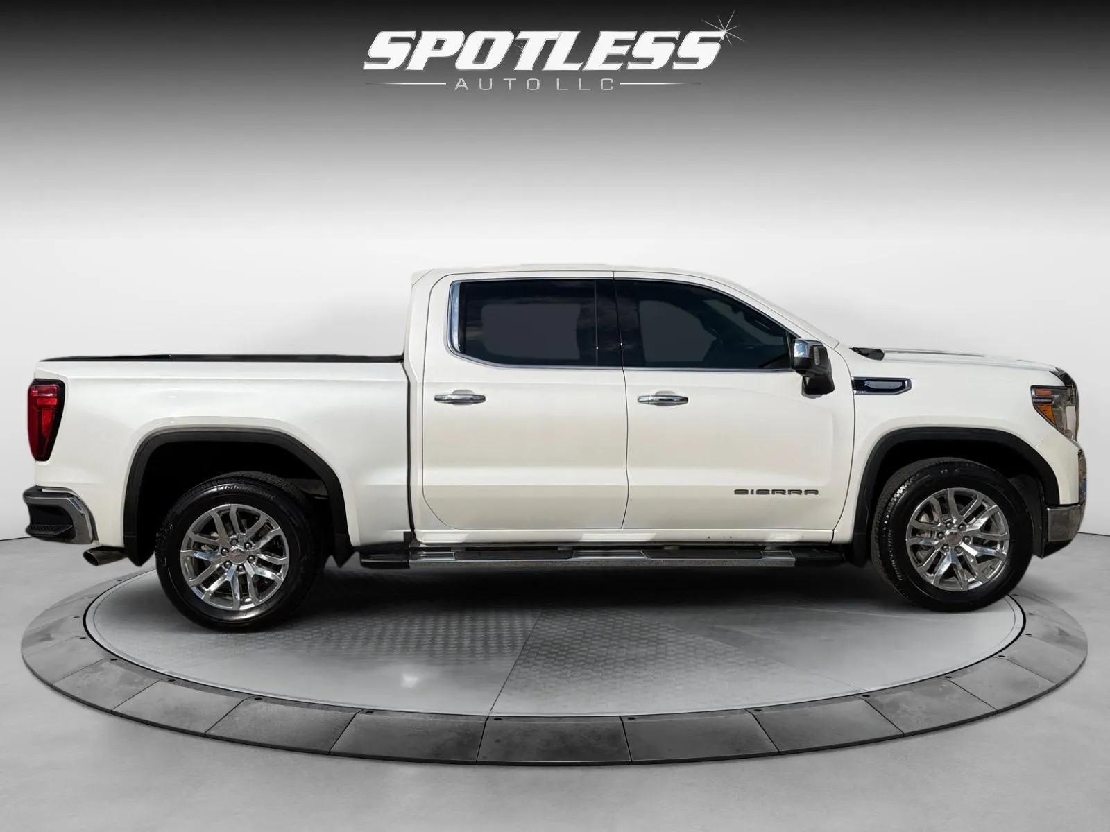 GMC Sierra photo 8