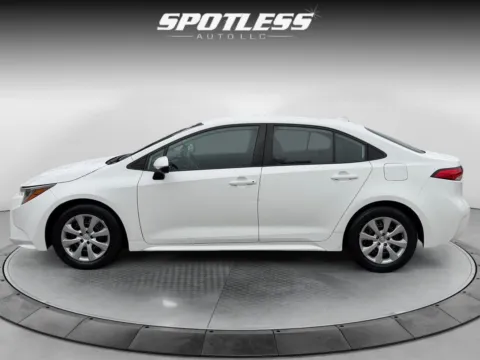 More photos of 2022 Toyota Corolla LE at Spotless Auto San Pedro, TX