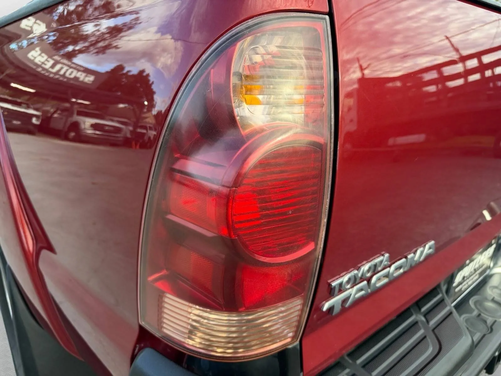 Toyota Tacoma photo 13