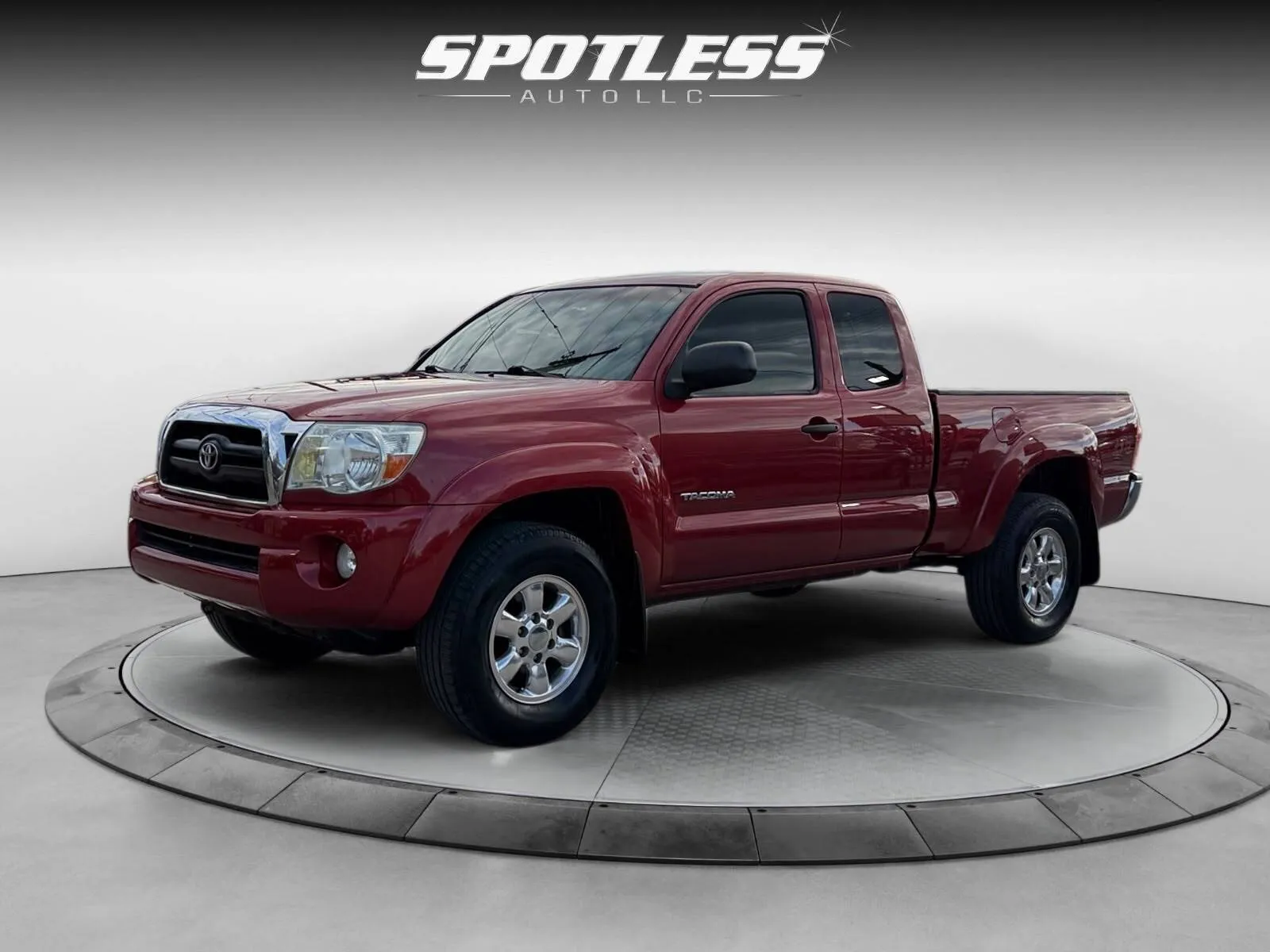 Toyota Tacoma photo 3